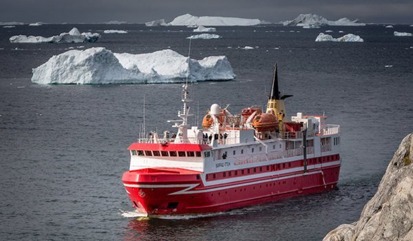 Mit dem Postschiff an der Westküste Grönlands